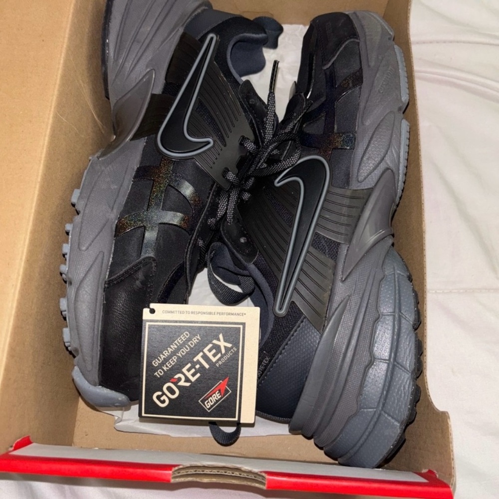 Nike V2K Run GORETEX Sneakers